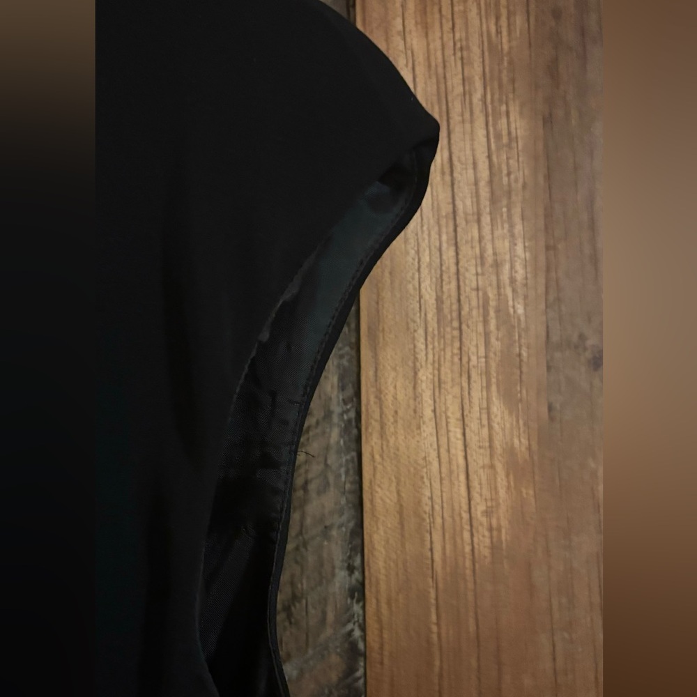 Jones New York classic black dress. Cocktail length, fully lined- size 10. - Picture 4 of 6